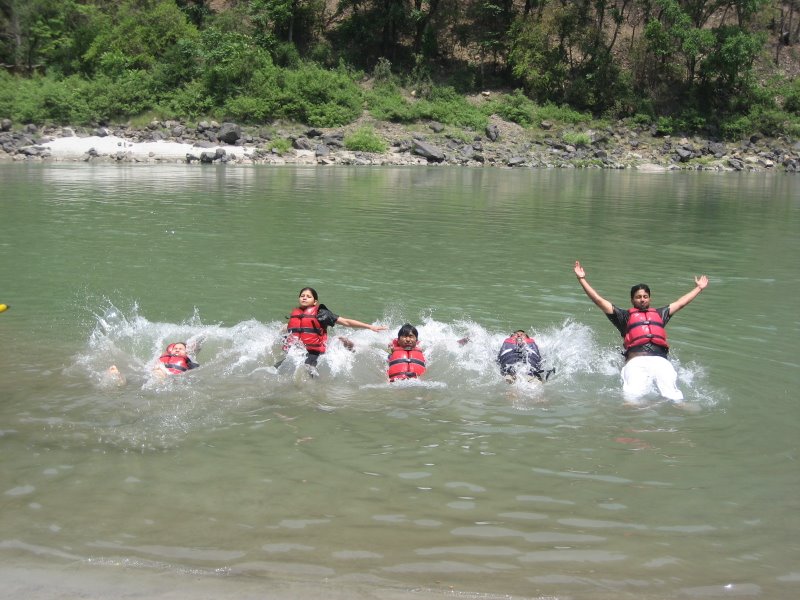 Half Day Marine Drive River Rafting 24Kms