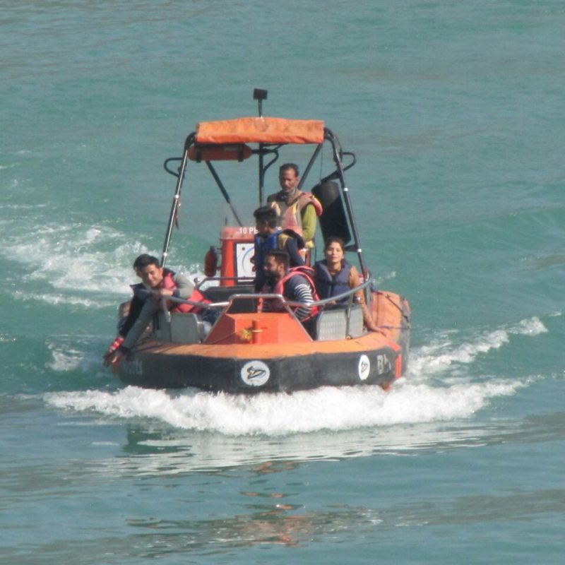 Motor boat Tehri lake