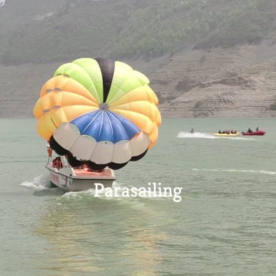 Parasailing Tehri lake